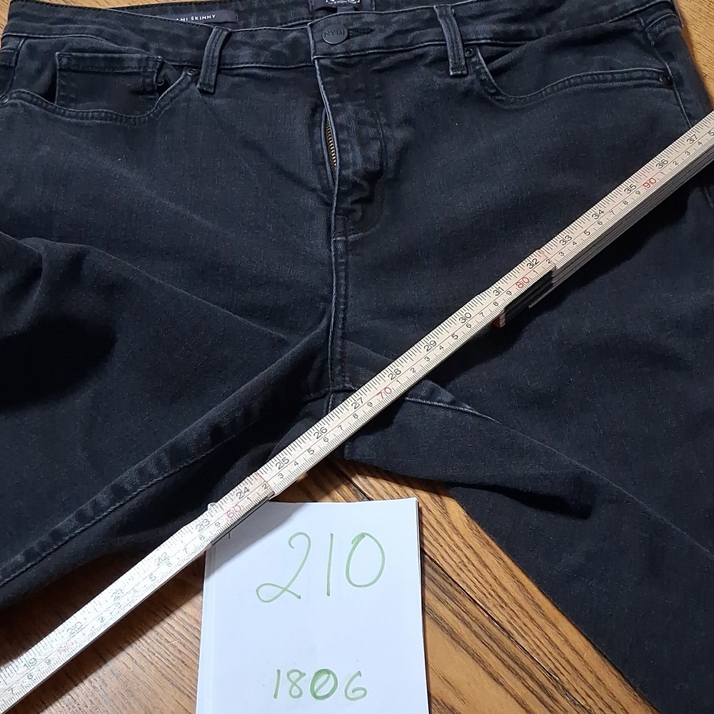 NYDJ Jeans Womens 14 BLACK Faded Denim Used Preowned Pants - Picture 2 of 6